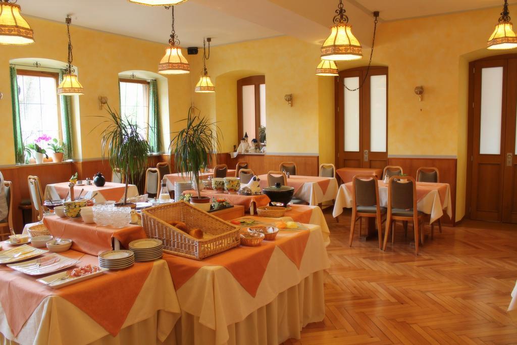 Schwarzes Lamm Hotel Ротенбург об дер Таубер Екстериор снимка
