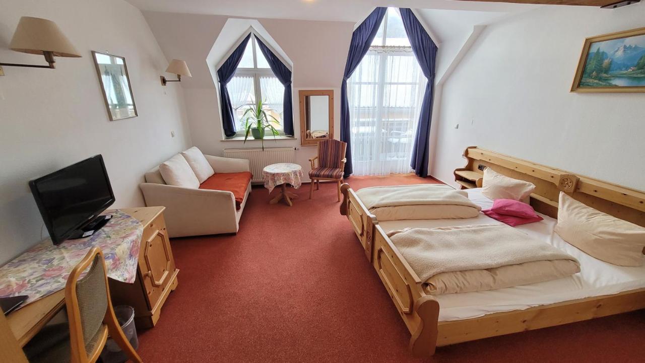 Schwarzes Lamm Hotel Ротенбург об дер Таубер Екстериор снимка