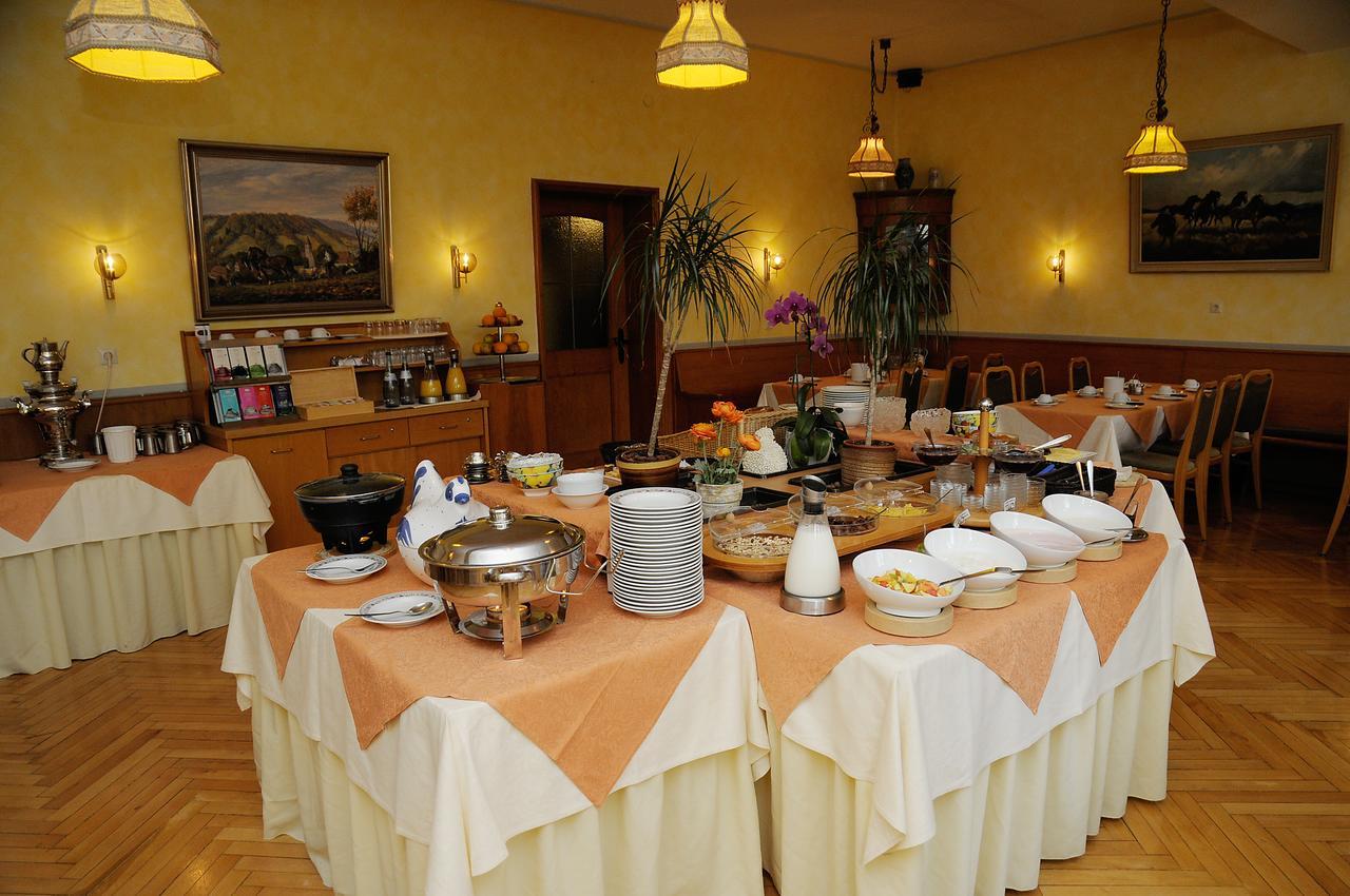 Schwarzes Lamm Hotel Ротенбург об дер Таубер Екстериор снимка