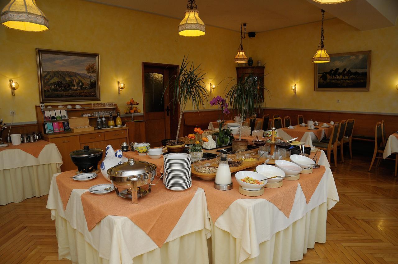 Schwarzes Lamm Hotel Ротенбург об дер Таубер Екстериор снимка